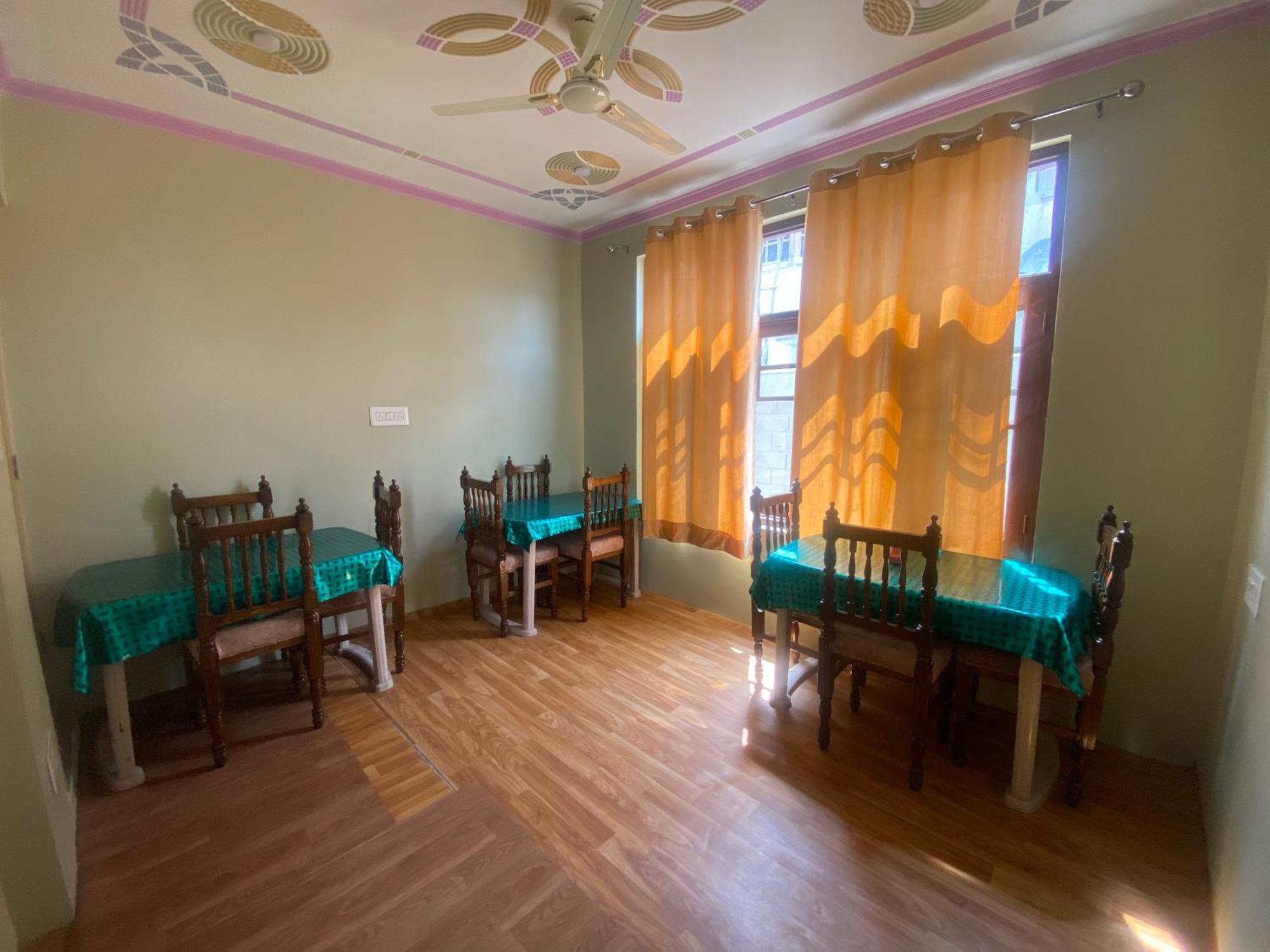 Penthouse Villa Срінагар Екстер'єр фото