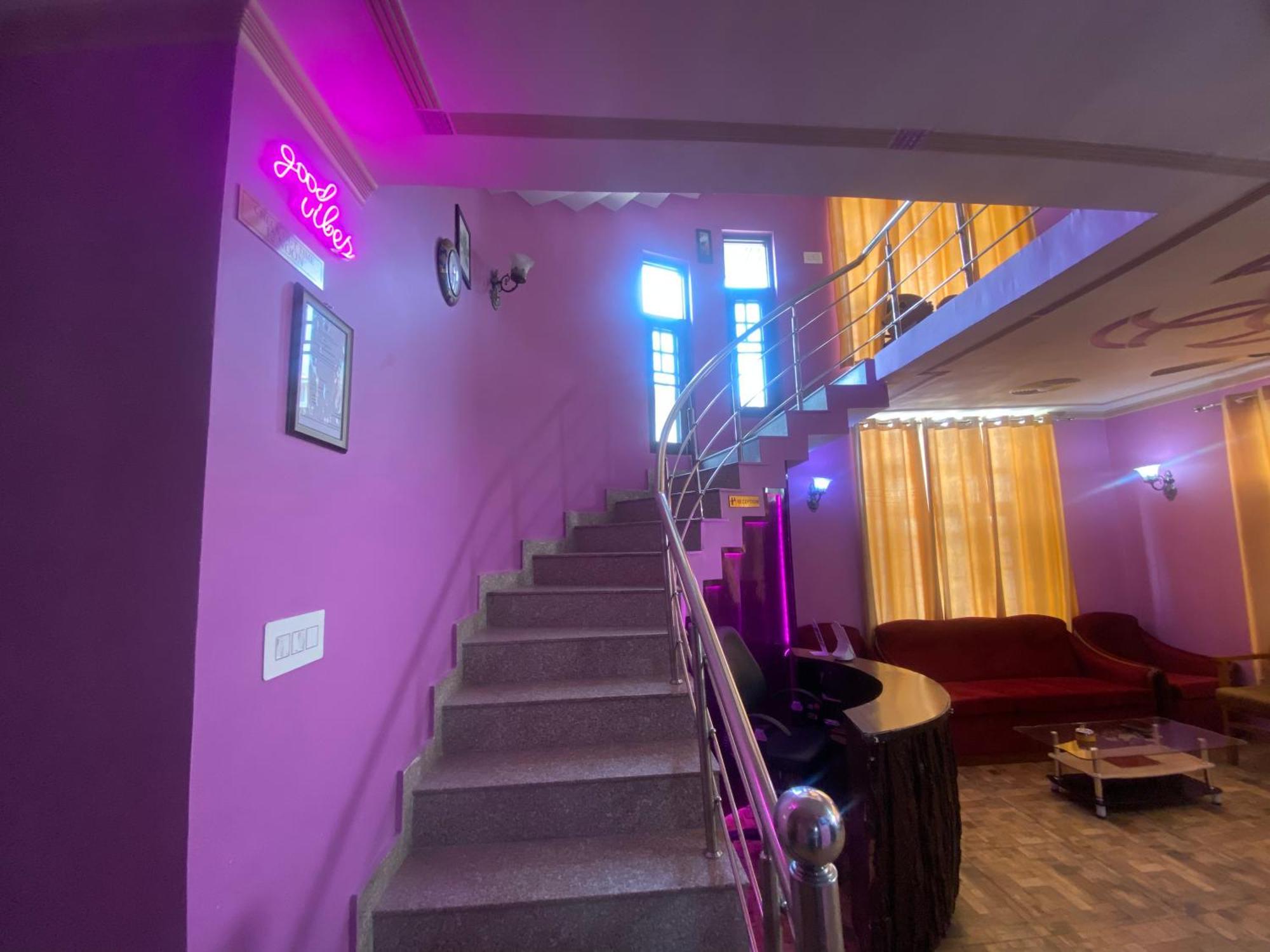 Penthouse Villa Срінагар Екстер'єр фото